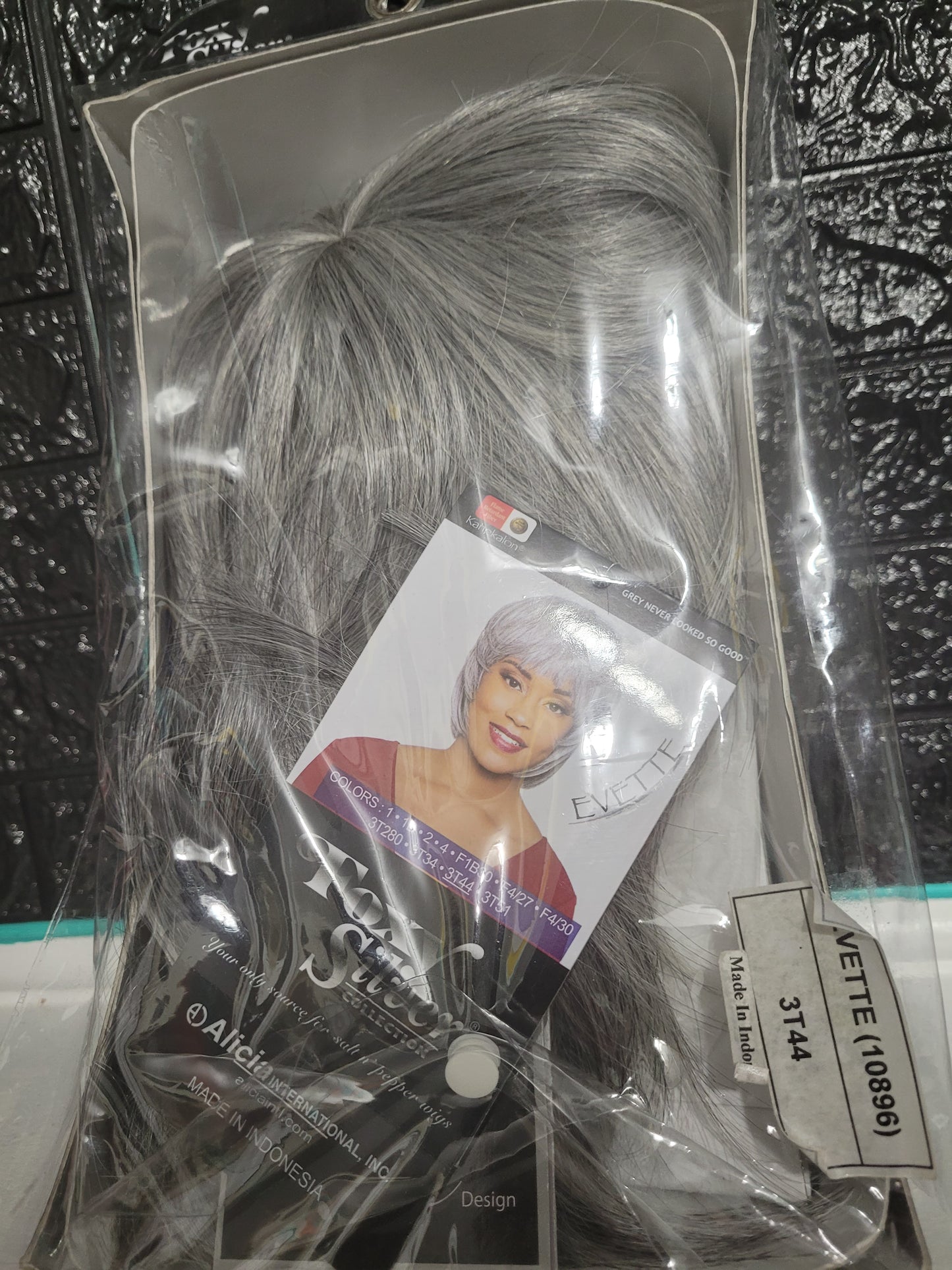 Short wig